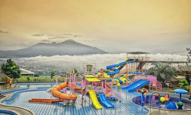 Kolam renang Batu Malang